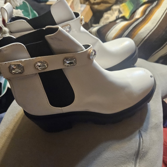 Women's Platform 3/4 White Fashion Ankle boot with Faux Stones - Picture 6 of 15